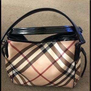 Burberry leather handbag ( limited edition )